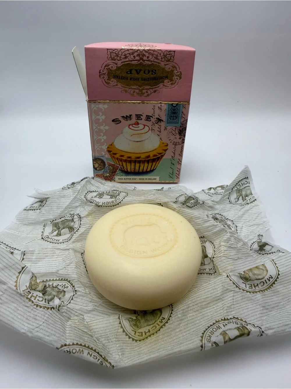 Michel Design Works Moisturizing Shea Butter Soap > Bar Cupcake, Made in England